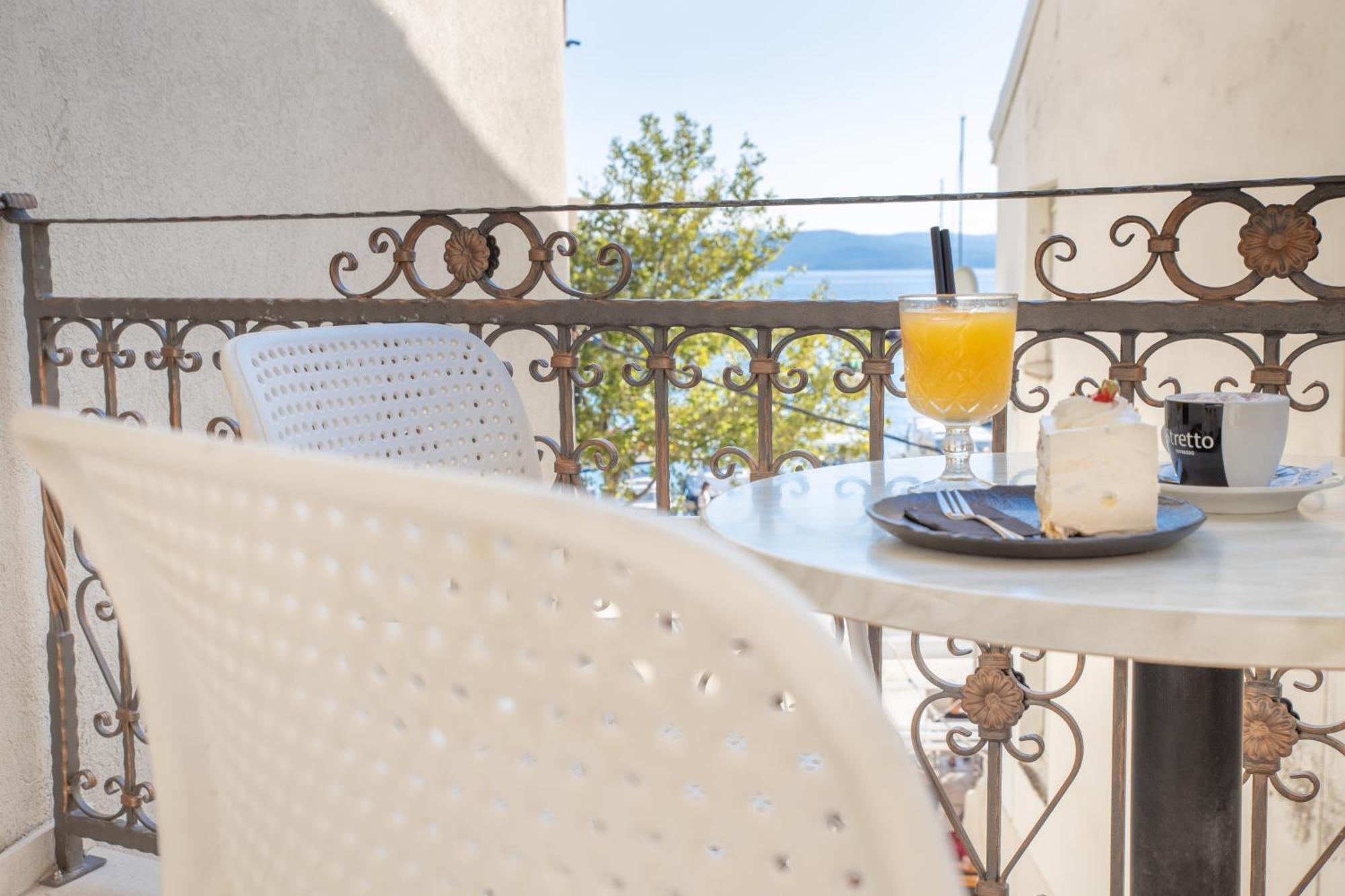 Bed & Breakfast Portun In The Center 바스카보다 외부 사진
