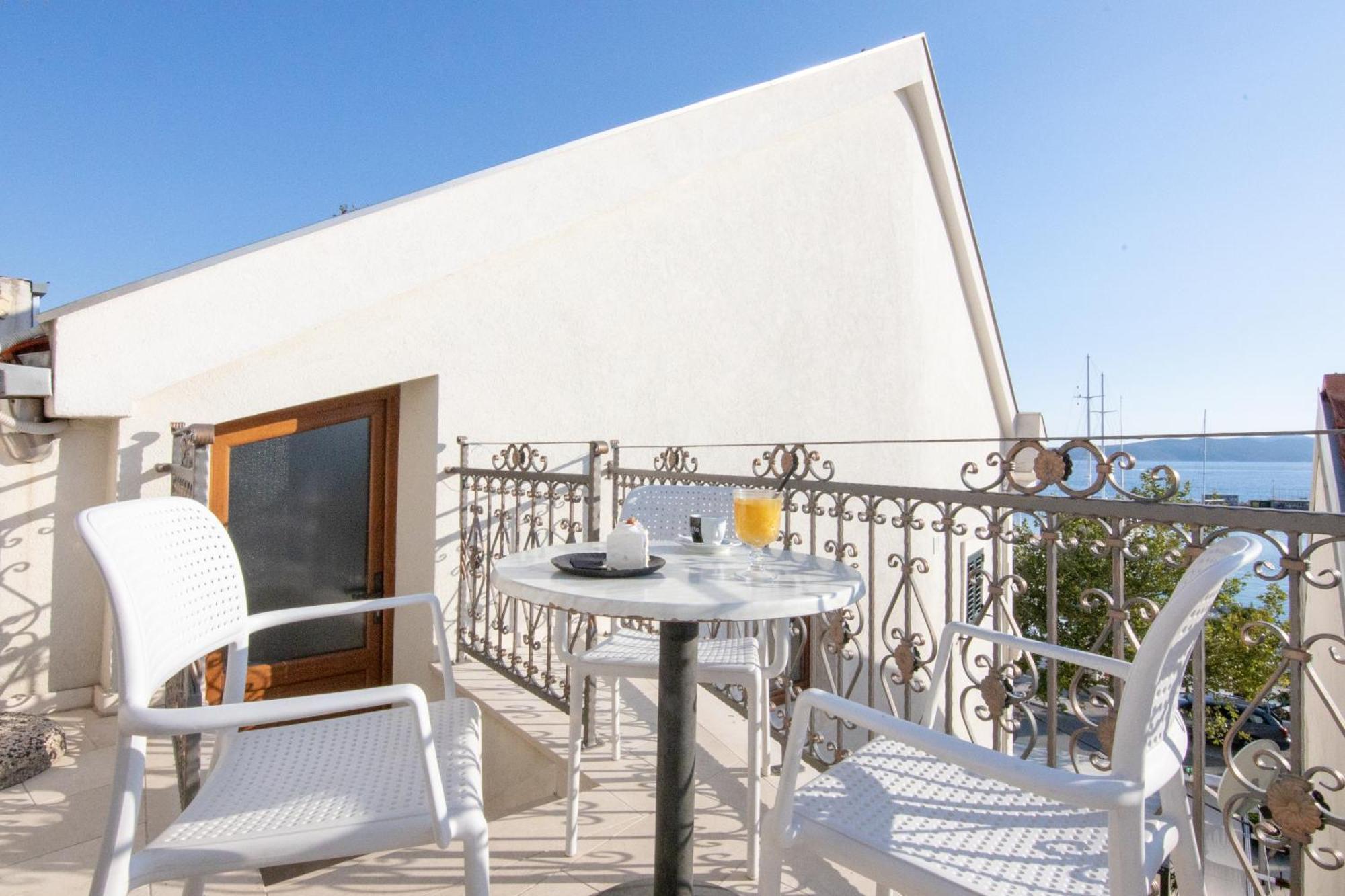 Bed & Breakfast Portun In The Center 바스카보다 외부 사진