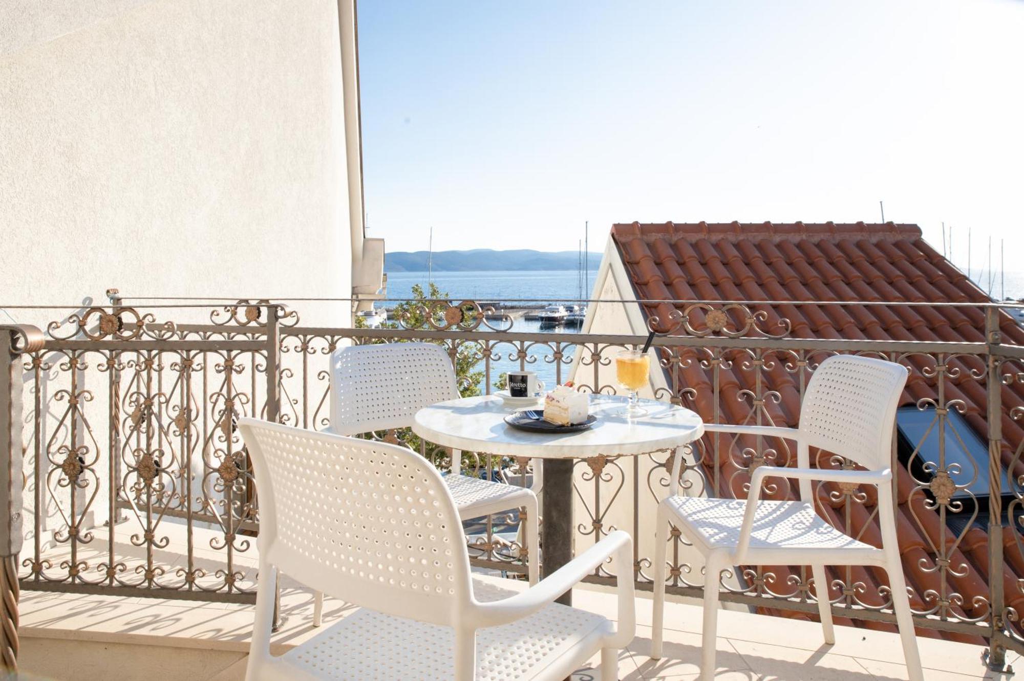 Bed & Breakfast Portun In The Center 바스카보다 외부 사진